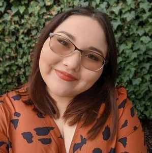 Meet your Posher, Connie